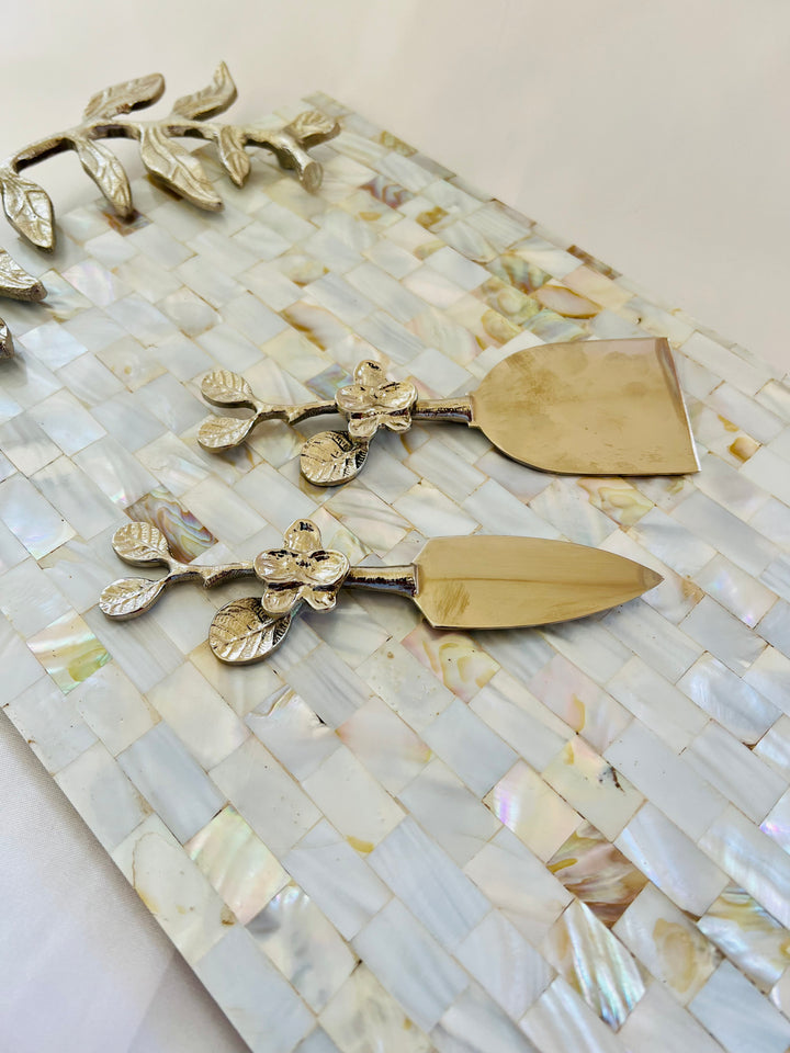 Jodha Lustre Serveware Set in Mother of pearl