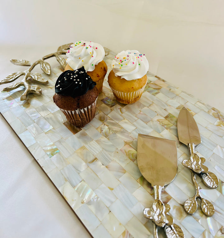 Jodha Lustre Serveware Set in Mother of pearl