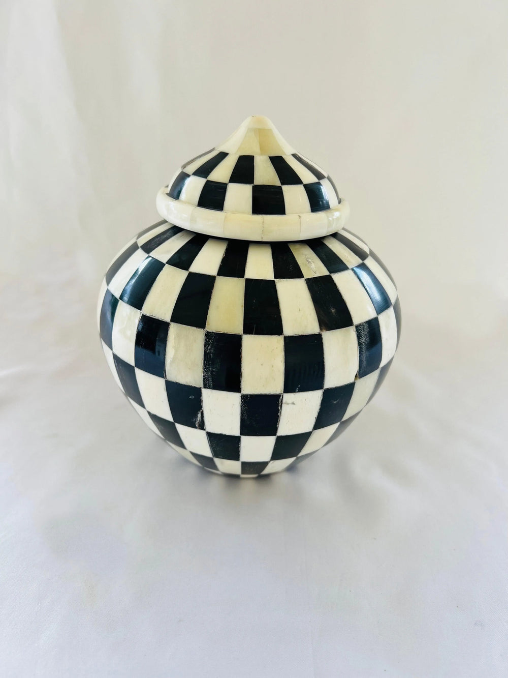 Small checkerboard vase Design Storage Box - Jodha Furniture