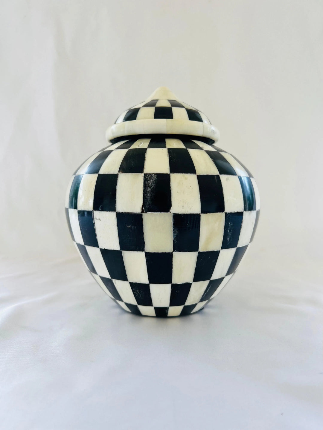 Small checkerboard vase Design Storage Box - Jodha Furniture